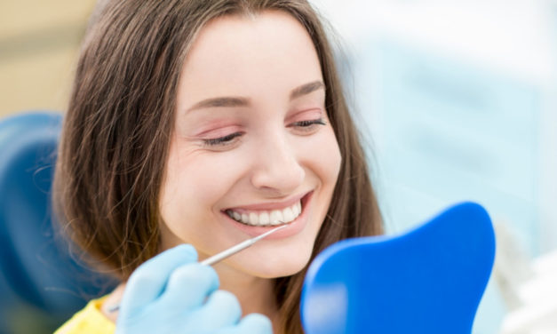 Dlaczego warto przeprowadzać regularne przeglądy zębów?