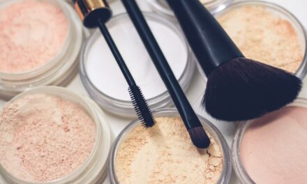 Wrażliwa cera – jakie kosmetyki do makijażu wybrać?