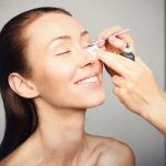 Elegancki makijaż – jaki makijaż do dowodu i zdjęć służbowych?
