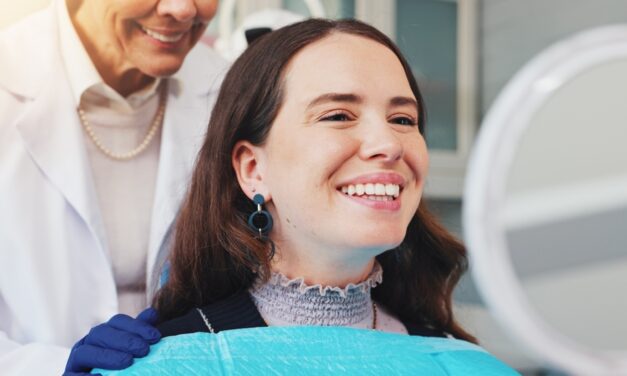 BlancOne – nowoczesna metoda wybielania zębów lampą, dostępna w DenticaNova